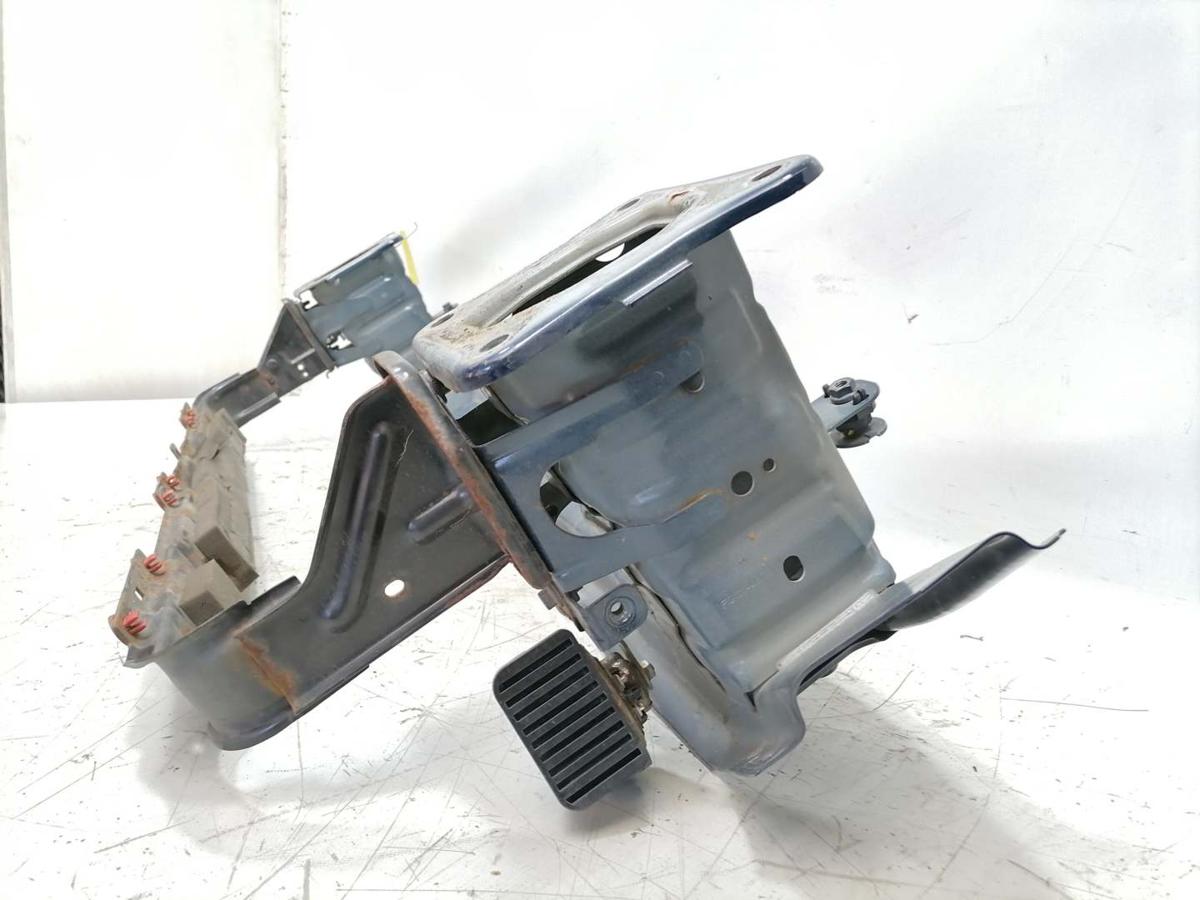 Ford Focus 3 original Tr&auml;ger Verst&auml;rkung Sto&szlig;stange Stossf&auml;nger vorn Facelift Bj.2018